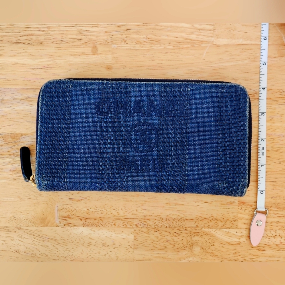 CHANEL Denim Zippy